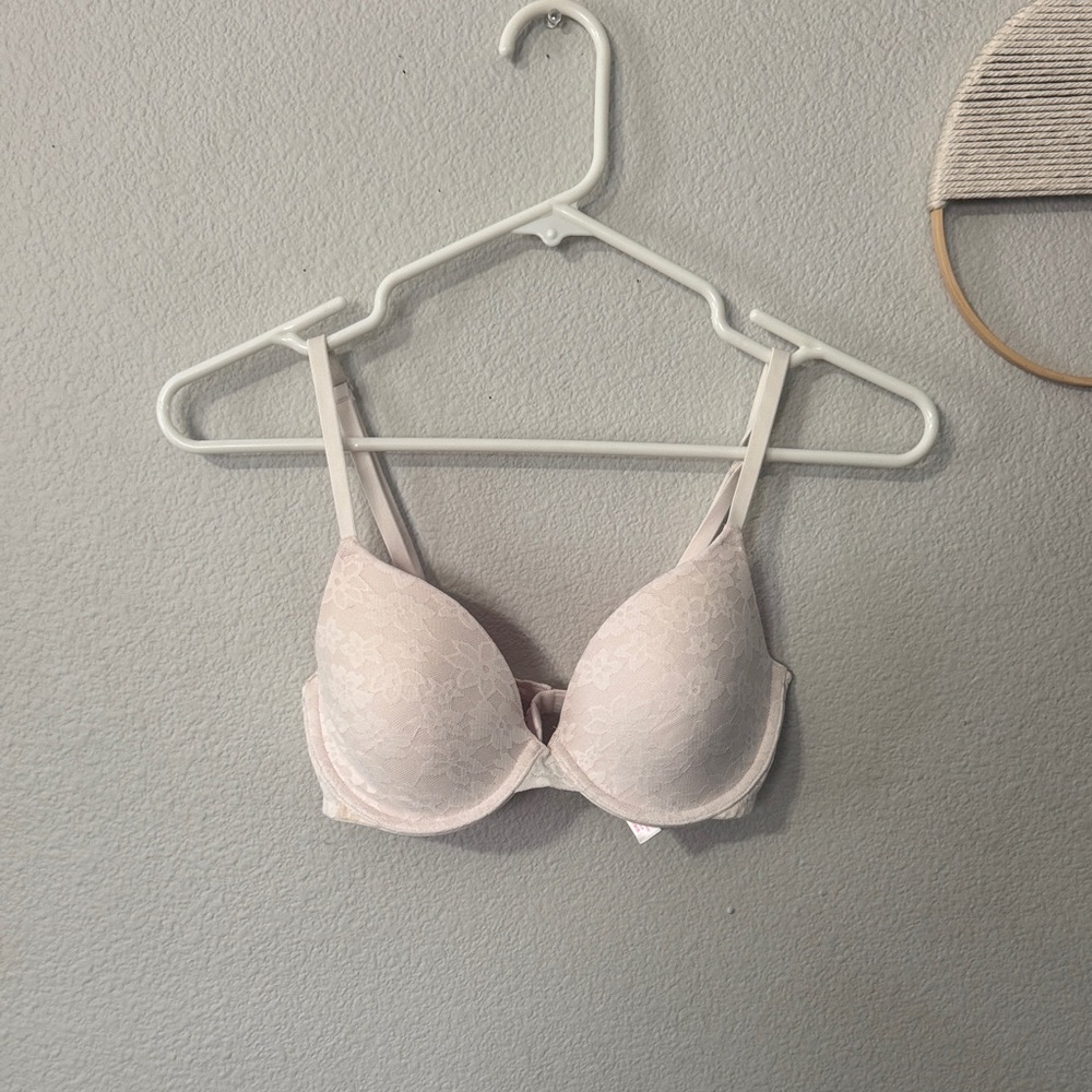 Victoria's Secret White/Light Pink Lace Bra
